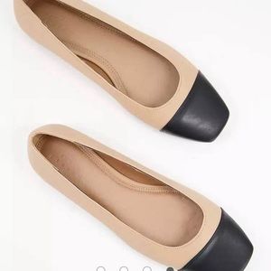 ASOS DESIGN Wide Fit Locket square toe ballet flats in beige and black size